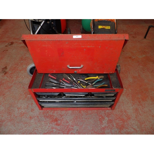 103 - A top box tool cabinet containing assorted tools