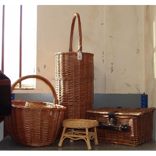 361 - Assorted wicker and rattan ware