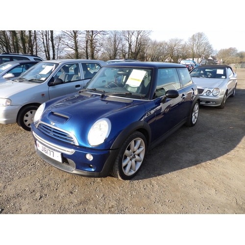 18 - A 2003 Mini Cooper S 1.6 three door hatchback J16177 (petrol/manual), odometer reading 56,525 miles