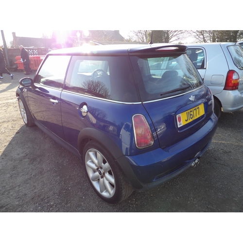 18 - A 2003 Mini Cooper S 1.6 three door hatchback J16177 (petrol/manual), odometer reading 56,525 miles