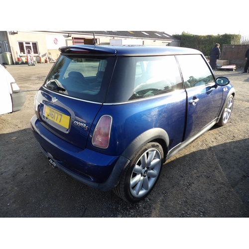 18 - A 2003 Mini Cooper S 1.6 three door hatchback J16177 (petrol/manual), odometer reading 56,525 miles