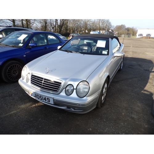 19 - A 2001 Mercedes-Benz CLK320 Avantgarde 3.2 convertible J105149 (petrol/automatic), odometer reading ... 