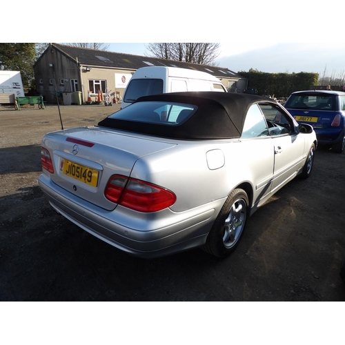 19 - A 2001 Mercedes-Benz CLK320 Avantgarde 3.2 convertible J105149 (petrol/automatic), odometer reading ... 