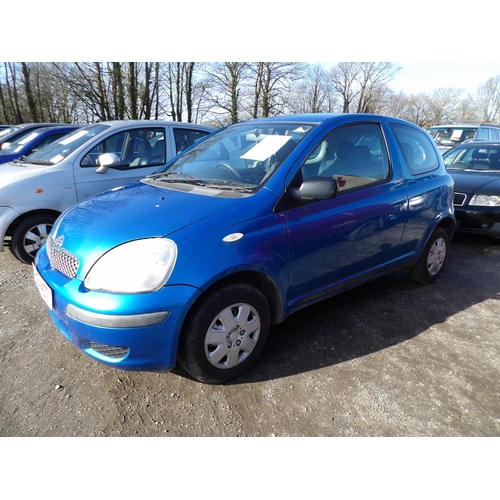 13 - A 2003 Toyota Yaris T2 1.0 three door hatchback J64437 (petrol/manual), odometer reading 49,436 mile... 