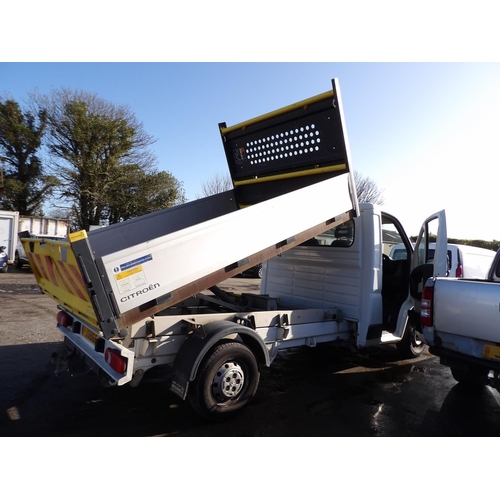 20 - A 2018 Citroen Relay 35 BlueHDi 2.0 tipper J58165 (diesel/manual), odometer reading 41,862 miles