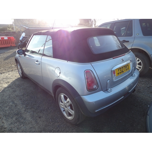 14 - A 2005 Mini Cooper 1.6 convertible J32793 (petrol/automatic), odometer reading 91,669 miles