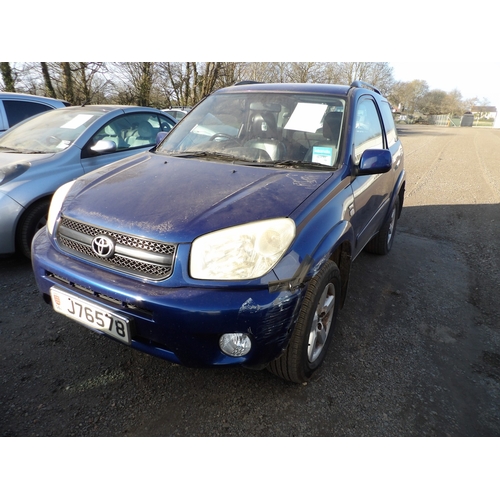 17 - A 2004 Toyota RAV4 XT3 VVTi 2.0 SUV J76578 (petrol/automatic), odometer reading 58,850 miles