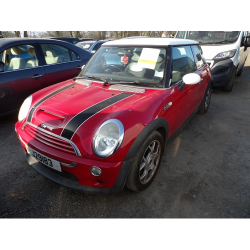 19 - A 2002 Mini Cooper S 1.6 three door hatchback J29183 (petrol/manual), odometer reading 80,541 miles