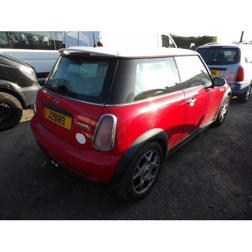 19 - A 2002 Mini Cooper S 1.6 three door hatchback J29183 (petrol/manual), odometer reading 80,541 miles