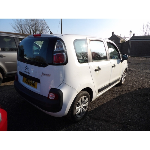 6 - A 2014 Citroen C3 Picasso VTi 1.4 MPV J92540 (petrol/manual), odometer reading 26,951 miles