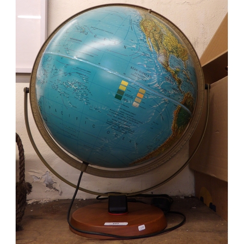 495 - An illuminated desk globe of the world of large proportion