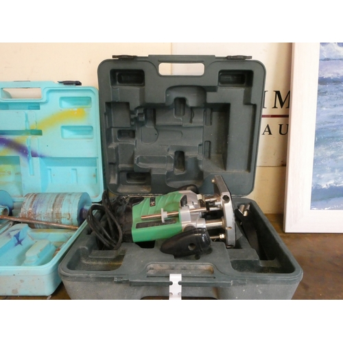 A Hitachi M12VE router