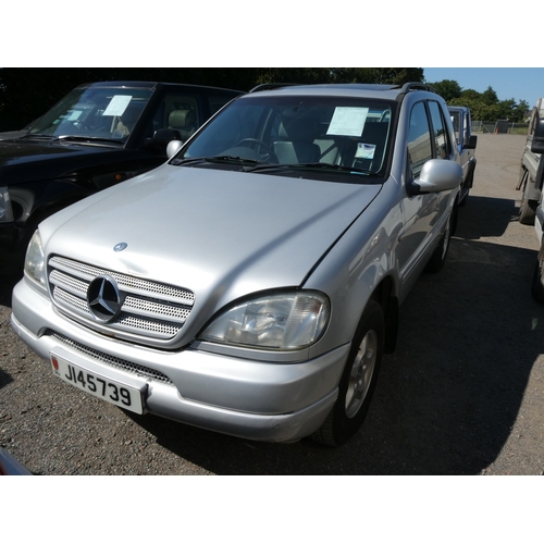 21 - A 1998 Mercedes-Benz ML320 3.2 SUV J145739 (petrol/automatic), odometer reading 96,280 miles