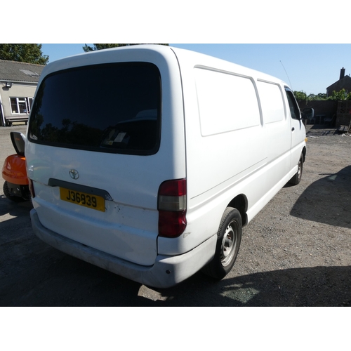 26 - A 1999 Toyota Hiace 2.4 TDi panel van J36839 (diesel/manual), odometer reading 148,187 miles