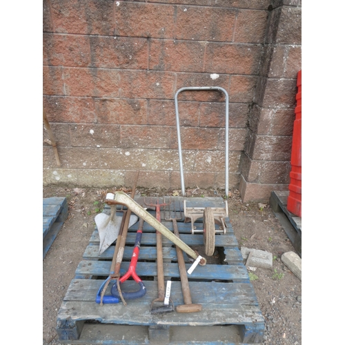 88 - A Jala inter row weeder, assorted hand tools and an anchor