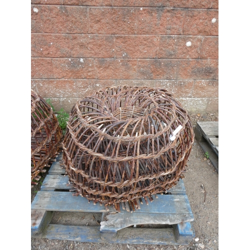 92 - A traditional willow inkwell lobster pot