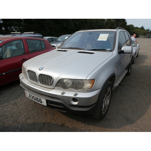 A 2001 BMW X5 4.4i SUV J135166 (petrol/automatic), odometer reading ...