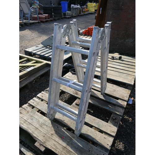 62 - An aluminium combination ladder