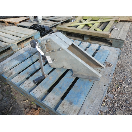 65 - A galvanised trailer winch complete with wire cable