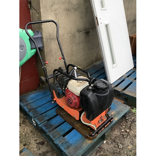 63 - A compactor plate powered with a Honda GX160 engine