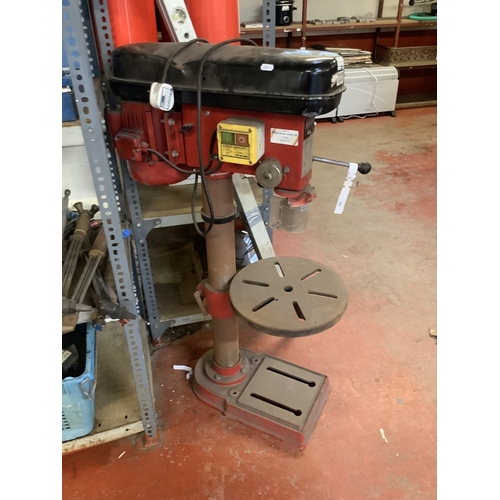 109 - A Sealey 16 speed pillar drill