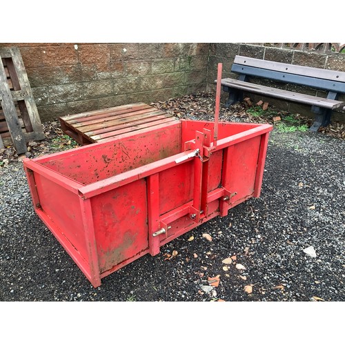 92 - A tractor mounted tipping transport box 5'