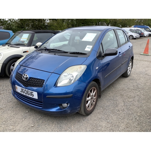 16 - A 2008 Toyota Yaris SR 1.3 five door hatchback J60616 (petrol/automatic), odometer reading 43,692 mi... 