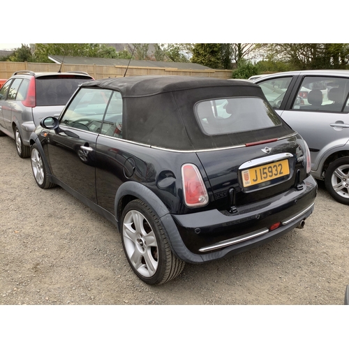 18 - A 2004 Mini Cooper 1.6 convertible J15932 (petrol/manual), odometer reading 30,084 miles - Trade car