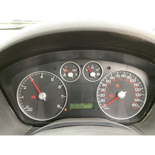 19 - A 2004 Ford Focus C-Max Ghia 1.8 MPV J138229 (petrol/manual), odometer reading 82,792 miles