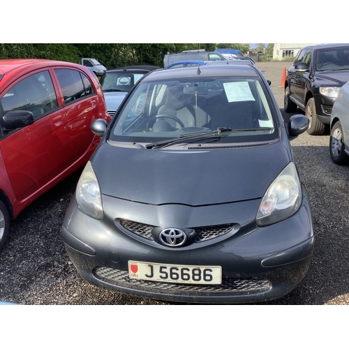9 - A 2009 Toyota Aygo 1.0 three door hatchback J56686 (petrol/manual), odometer reading 49,727 miles