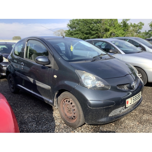 9 - A 2009 Toyota Aygo 1.0 three door hatchback J56686 (petrol/manual), odometer reading 49,727 miles