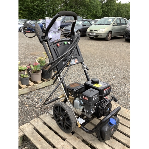 113 - A Jefferson 7.5hp motorised pressure washer