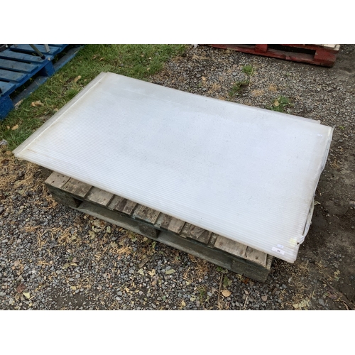 82 - Four polycarbonate sheets