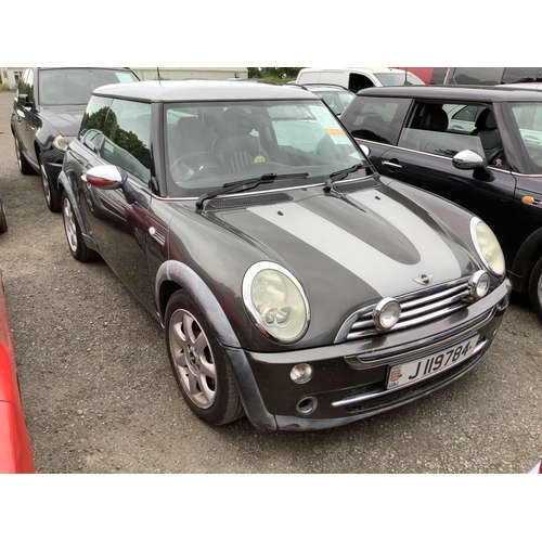 28 - A 2005 Mini Cooper Park Lane 1.6 three door hatchback J119784 (petrol/automatic), odometer reading 4... 