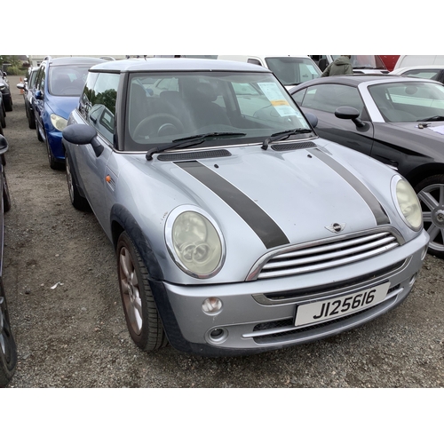 30 - A 2005 Mini One 1.6 three door hatchback J125616 (petrol/manual), odometer reading 59,767 miles - Tr... 