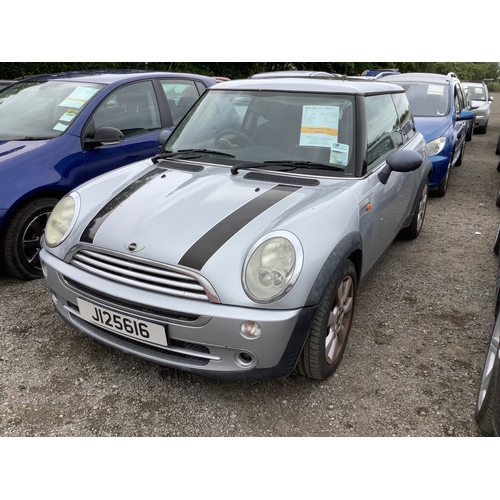30 - A 2005 Mini One 1.6 three door hatchback J125616 (petrol/manual), odometer reading 59,767 miles - Tr... 