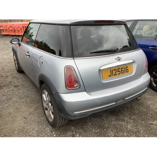 30 - A 2005 Mini One 1.6 three door hatchback J125616 (petrol/manual), odometer reading 59,767 miles - Tr... 