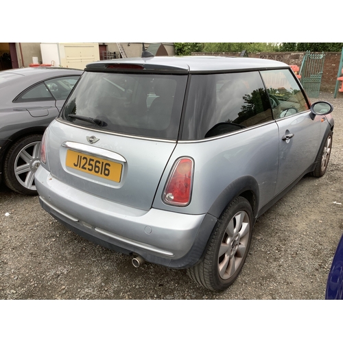 30 - A 2005 Mini One 1.6 three door hatchback J125616 (petrol/manual), odometer reading 59,767 miles - Tr... 