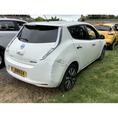 8 - A 2015 Nissan Leaf Teckna five door hatchback J118654 (electric/automatic), odometer reading 25,706 ... 