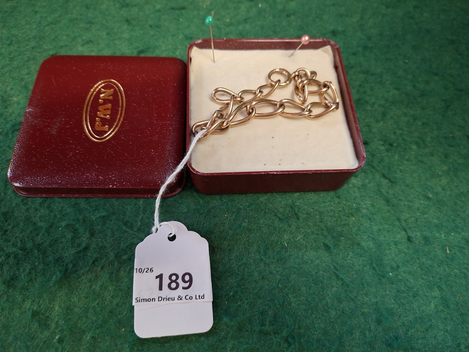 A vintage 9 carat gold chain link bracelet