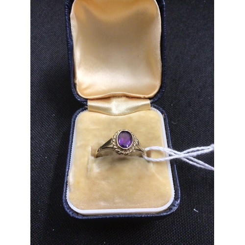 50 - 9ct Gold Amethyst set ring