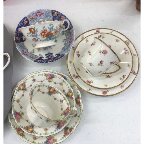 15 - Tray of Royal Albert part tea set, including 2 china commemorative tea cups and saucers, 2 cased 100... 