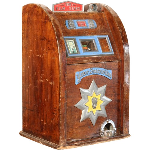 28 - The Film Stars Coin Operated One Arm Bandit Slot Machinemechanically complete and working.Operating ... 