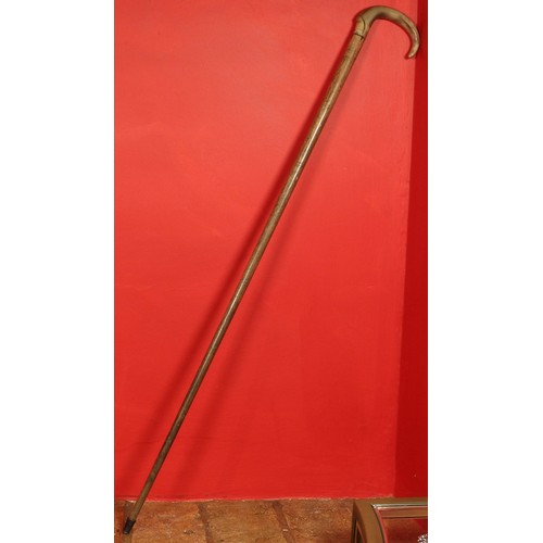 10 - Horn Handle Walking Stick.Approximately 33 inches (83.8 cm) Long.31606