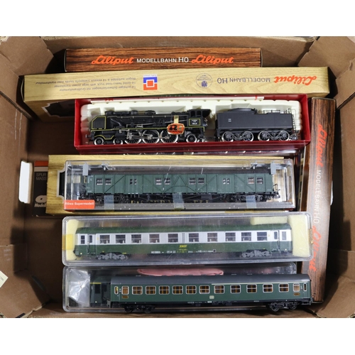 1008 - 14 items of HO Continental model railway. 2x Rivarossi SNCF Class 231 4-6-2 tender locomotives, RN 2... 