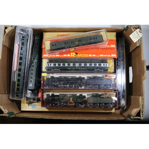 1009 - 14 items of HO Continental model railway. 4x Rivarossi SNCF Class 231 4-6-2 tender locomotives, RN 2... 