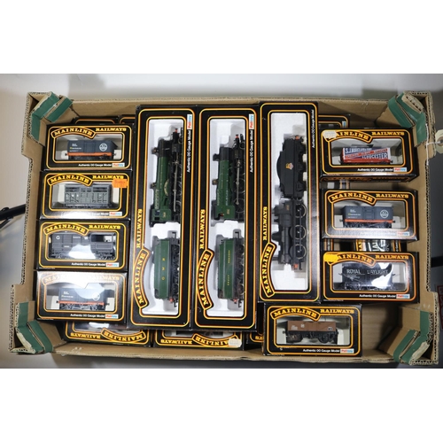 1038 - A quantity of Mainline 'OO' gauge railway.  2x GWR tender locomotives - a Manor class 4-6-0 Hinton M... 