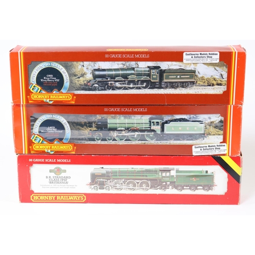 1060 - 3 Hornby Railways tender Locomotives. A BR Britannia Class 4-6-2 Britannia, RN70000, in lined Brunsw... 