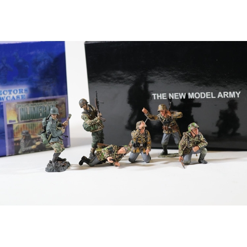 1183 - A The New Model Army 8cm Mortar Crew SS1. Comprising a WW2 German army mortar with 3 crew and access... 