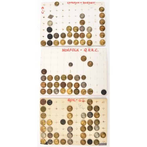 434 - 97 large buttons, including officers gilt Oxfordshire, Vic Derby, Dorsetshire, DCLI, Northumberland ... 